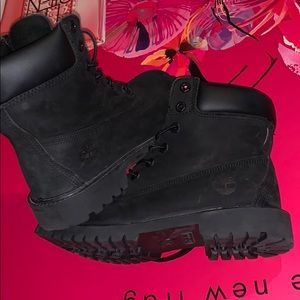 Like New black timberlands
